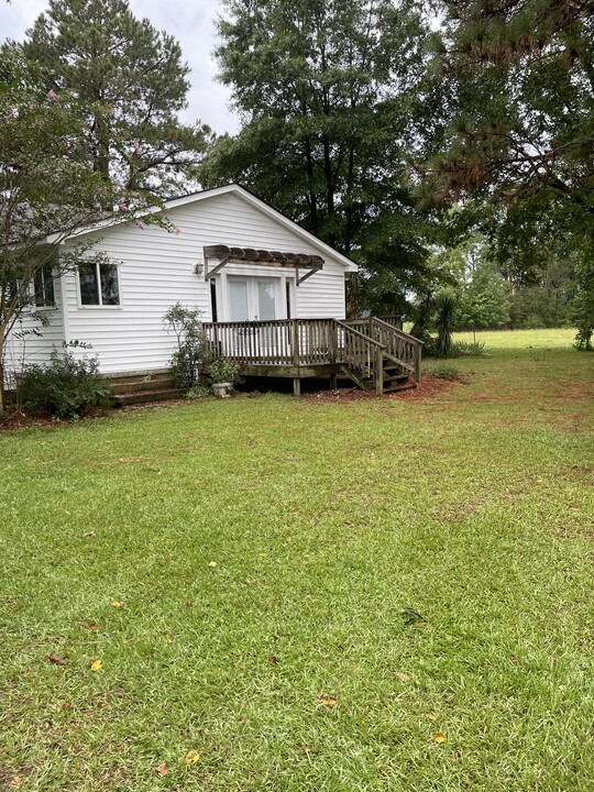 3305 Ridgecrest Rd in Halifax, NC - Building Photo