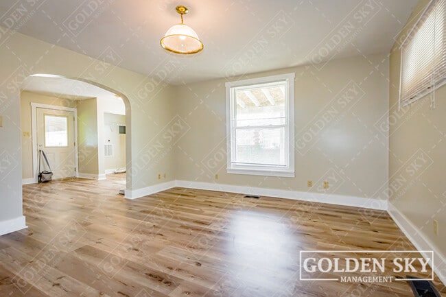 property at 1417 W Memorial Dr