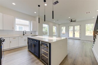 3639 Rebecca St in Houston, TX - Foto de edificio - Building Photo