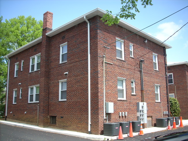 3714 N 7th St in Arlington, VA - Foto de edificio - Building Photo