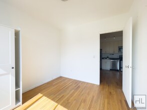 324 Melrose St in Brooklyn, NY - Building Photo - Building Photo