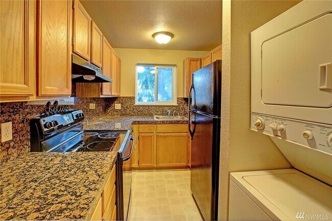 14344 Stone Ave N-Unit -25 in Seattle, WA - Building Photo - Building Photo