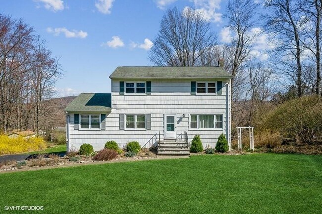126 Linden Ln in Monroe, NY - Building Photo - Building Photo