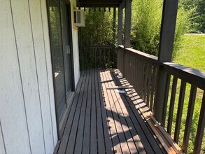 86 Hillside Dr in Holiday Island, AR - Building Photo - Building Photo
