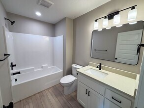 4846-4848 Elvira Pl N in Keizer, OR - Building Photo - Building Photo