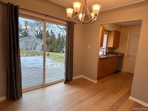 5580 Sunnycrest Dr in West Bloomfield Township, MI - Building Photo - Building Photo