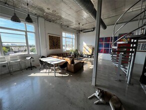 250 NW 23rd St in Miami, FL - Building Photo - Building Photo