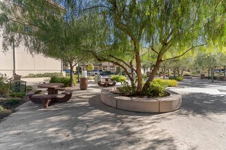 2700 E Chaucer St in Los Angeles, CA - Building Photo - Building Photo