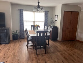 824 N Clover Ln in Cottage Grove, WI - Foto de edificio - Building Photo