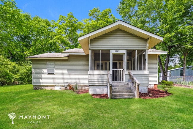 property at 1008 Bluff St