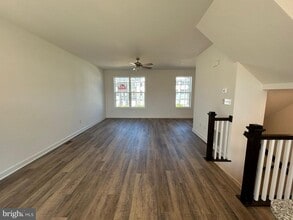 364 Avon Dr in Red Lion, PA - Building Photo - Building Photo