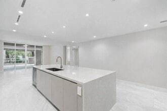 200 SE Mizner Blvd in Boca Raton, FL - Building Photo - Building Photo