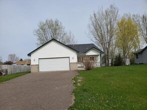 10790 Matthew Dr in Chisago City, MN - Building Photo - Building Photo