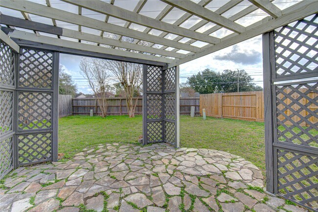 14802 Newton Falls Ln in Sugar Land, TX - Building Photo - Building Photo