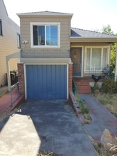 845 San Carlos Ave in Albany, CA - Building Photo - Building Photo