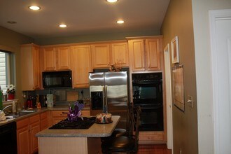 13632 Flying Squirrel Dr in Herndon, VA - Building Photo - Building Photo