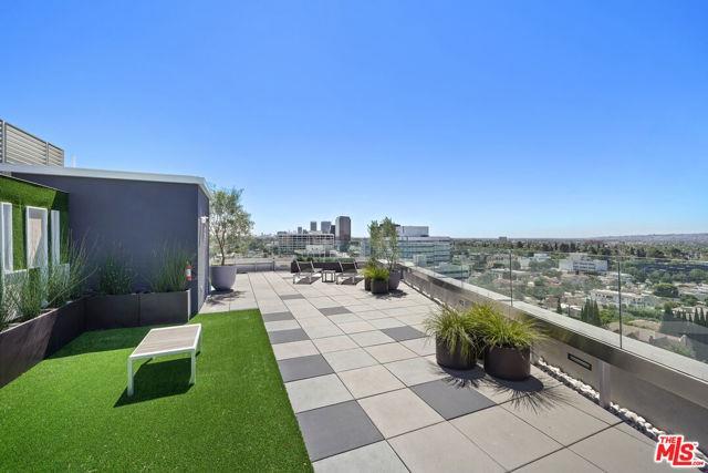 8601 Wilshire Blvd in Beverly Hills, CA - Building Photo - Building Photo