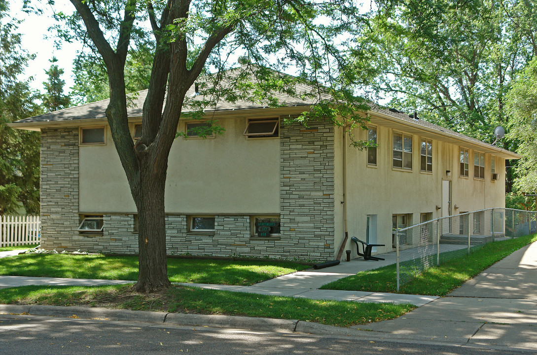 616 Ivy Ave E in St. Paul, MN - Building Photo