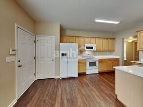 13207 Meadowmere Rd in Huntersville, NC - Foto de edificio - Building Photo