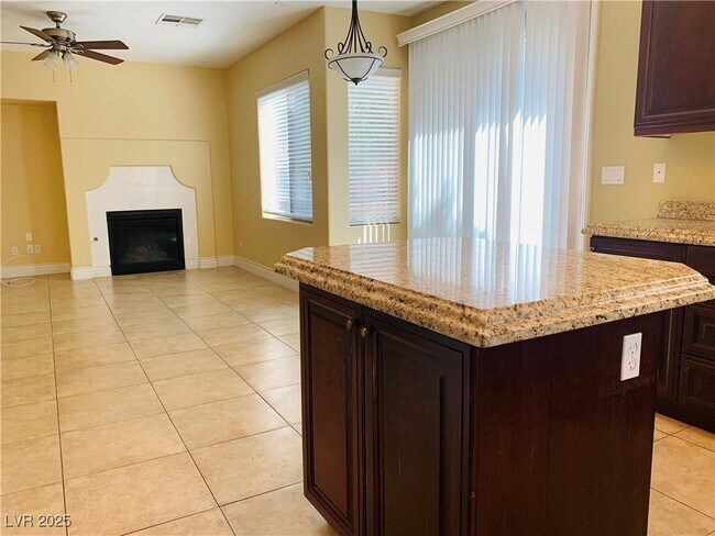 103 Red Tee Ln in Las Vegas, NV - Building Photo - Building Photo