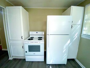 717 Cornelia Dr in Warner Robins, GA - Foto de edificio - Building Photo