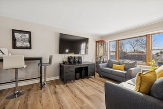 18508 W Woodland Terrace in Gurnee, IL - Building Photo - Building Photo