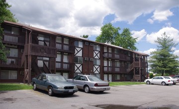 Brookside on Main in Belleville, IL - Foto de edificio - Building Photo