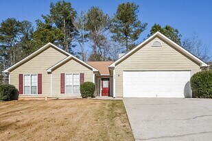 242 Clarion Rd in Lawrenceville, GA - Building Photo