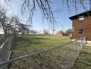 411 W Avenue K in Jarrell, TX - Building Photo - Building Photo