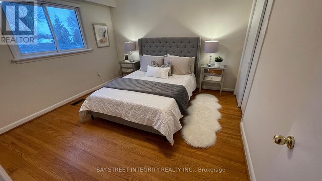 44 Bowerbank Dr in Toronto, ON - Building Photo - Building Photo