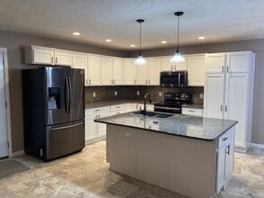 814 Avenue G Pl in Kearney, NE - Foto de edificio - Building Photo