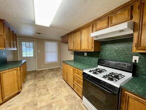 5267 Sunset Ave in Beaumont, TX - Building Photo - Building Photo