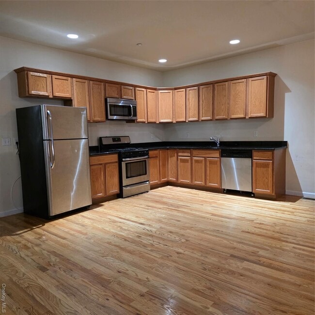 property at 3025 Sunrise Hwy