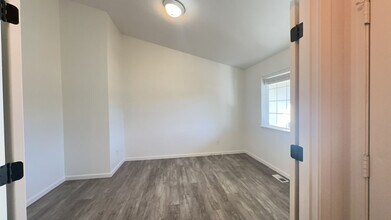 2661 NW 16th St in Redmond, OR - Building Photo - Building Photo