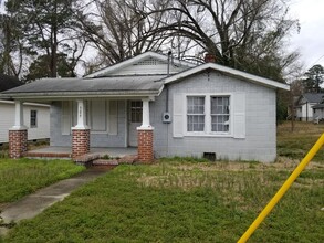 302 McIver St in Fayetteville, NC - Building Photo - Building Photo