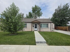 1906 S Washington St in Casper, WY - Building Photo