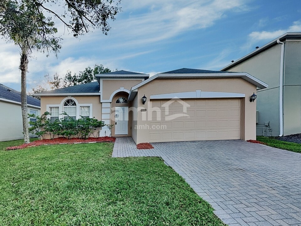 9955 Shadow Creek Dr in Orlando, FL - Foto de edificio