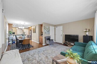 47 Morris Pl, Unit 2 in Bloomfield, NJ - Building Photo - Building Photo