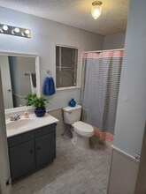 7418 Meadow Cliff St in San Antonio, TX - Building Photo - Building Photo