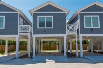 203 6th St in San Leon, TX - Building Photo - Building Photo