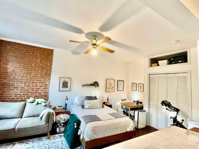 1026 Washington St in Hoboken, NJ - Building Photo - Building Photo