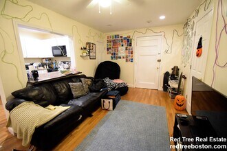 62 Egmont St, Unit 3 in Brookline, MA - Foto de edificio - Building Photo