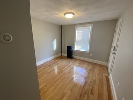 309 Highland Ave, Unit A Apartamentos