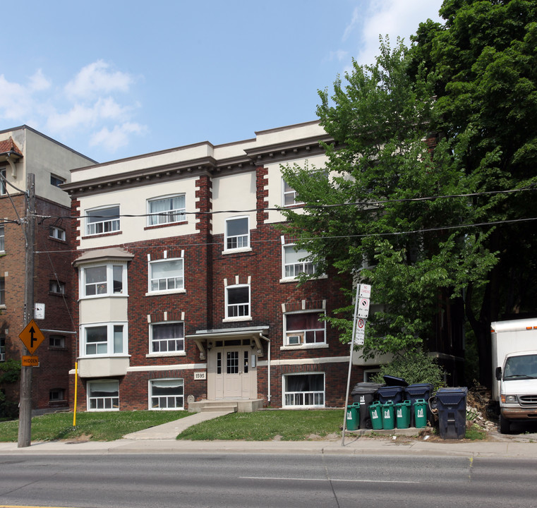 1595 Bathurst St in Toronto, ON - Building Photo