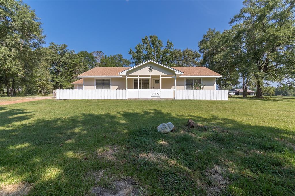 2137 FM 1375 in Huntsville, TX - Building Photo