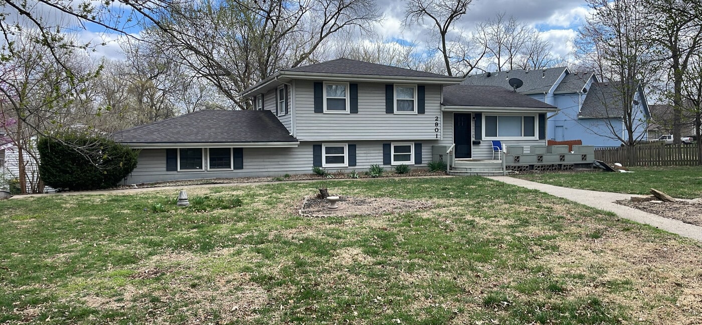 2901 NE 63rd St in Kansas City, MO - Building Photo