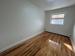 1902 Barnes Ave in Bronx, NY - Building Photo - Building Photo