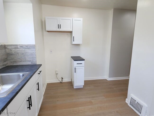 property at 10118 Russell Ave