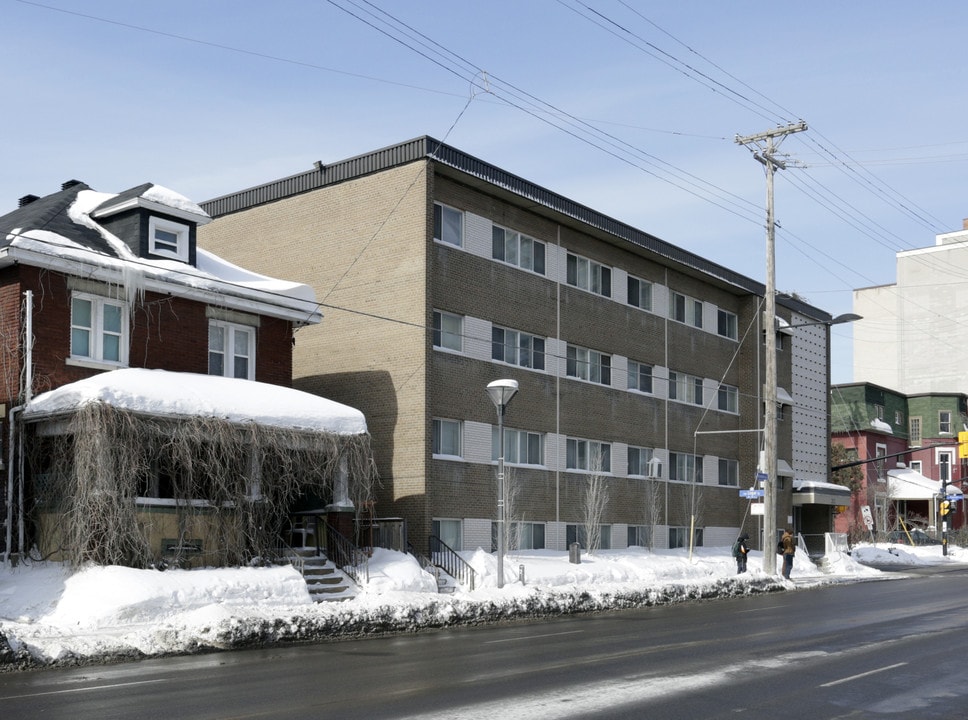 Bronson Terrace in Ottawa, ON - Building Photo