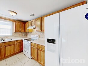 11915 106th St in Largo, FL - Building Photo - Building Photo